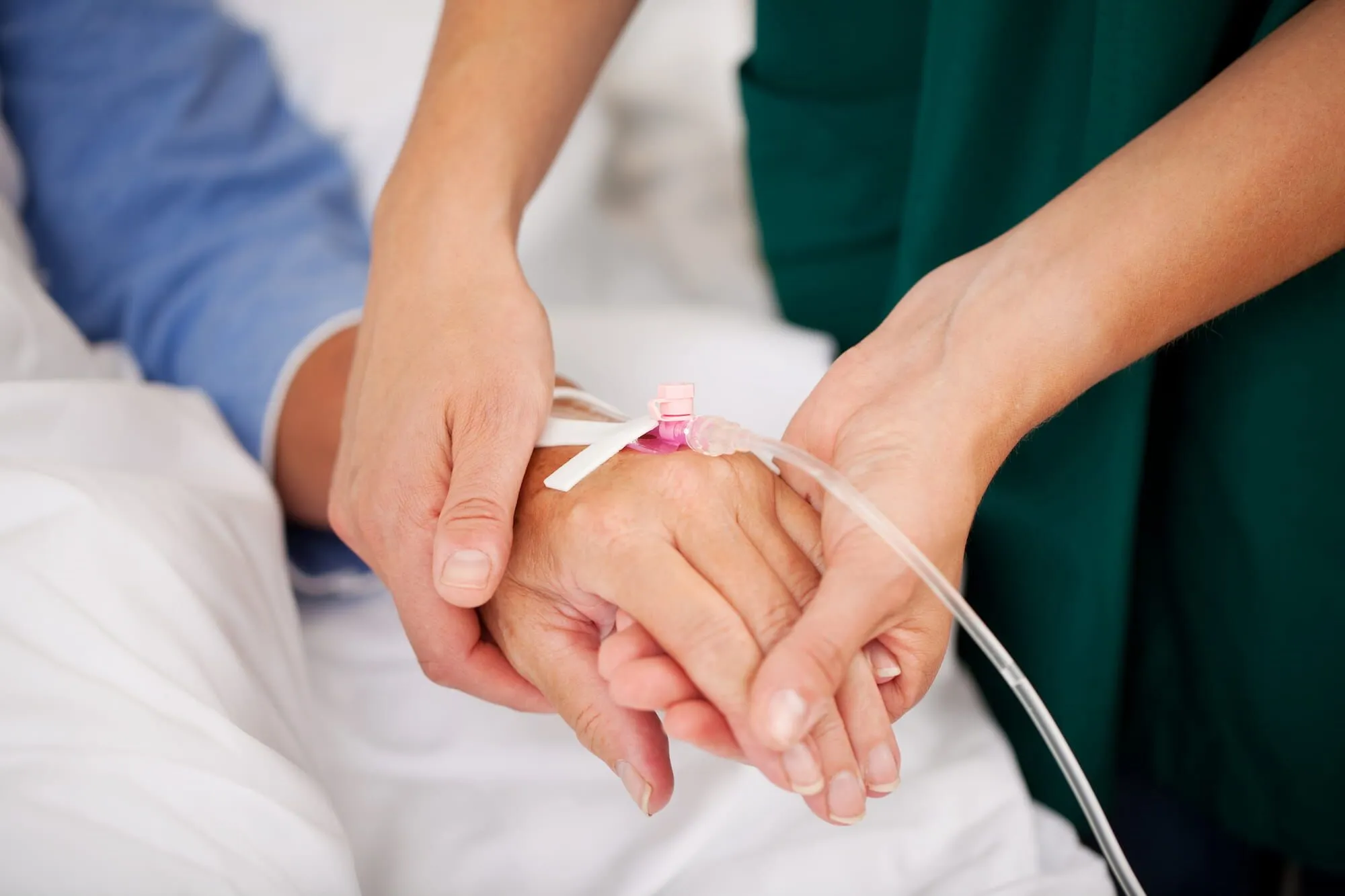 Pulse Home Health nurse providing infusion therapy at home